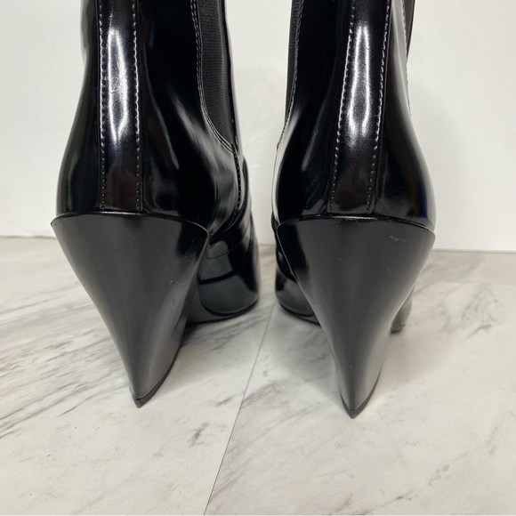 Sam Edelman Suzette Black Patent Chelsea Heeled Bootie 9M - Picture 4 of 14